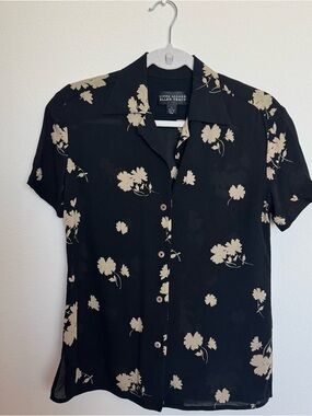 Ellen Tracy silk Black Button-Front Shirt with Cream Floral Print